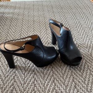 Naturalizer Black Leather Platform Heels